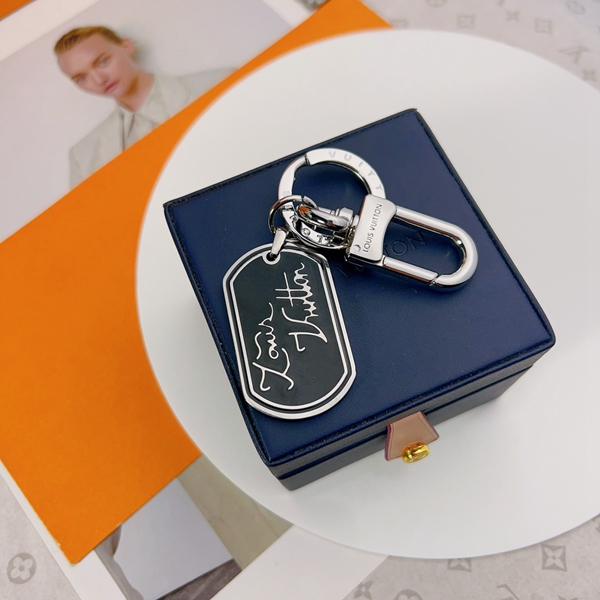 ブランドキーホルダー側面デザイン